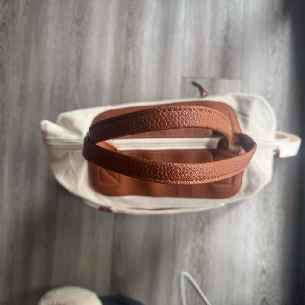 Graf Lantz Faux Leather & Canvas Weekender Summer Tote - Picture 5 of 15